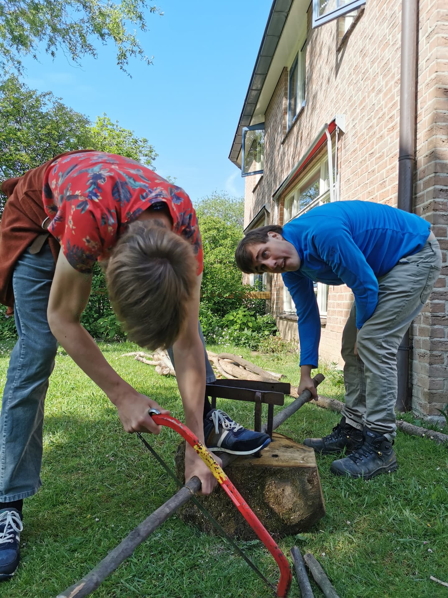 Samen werken met hout op Overkempe